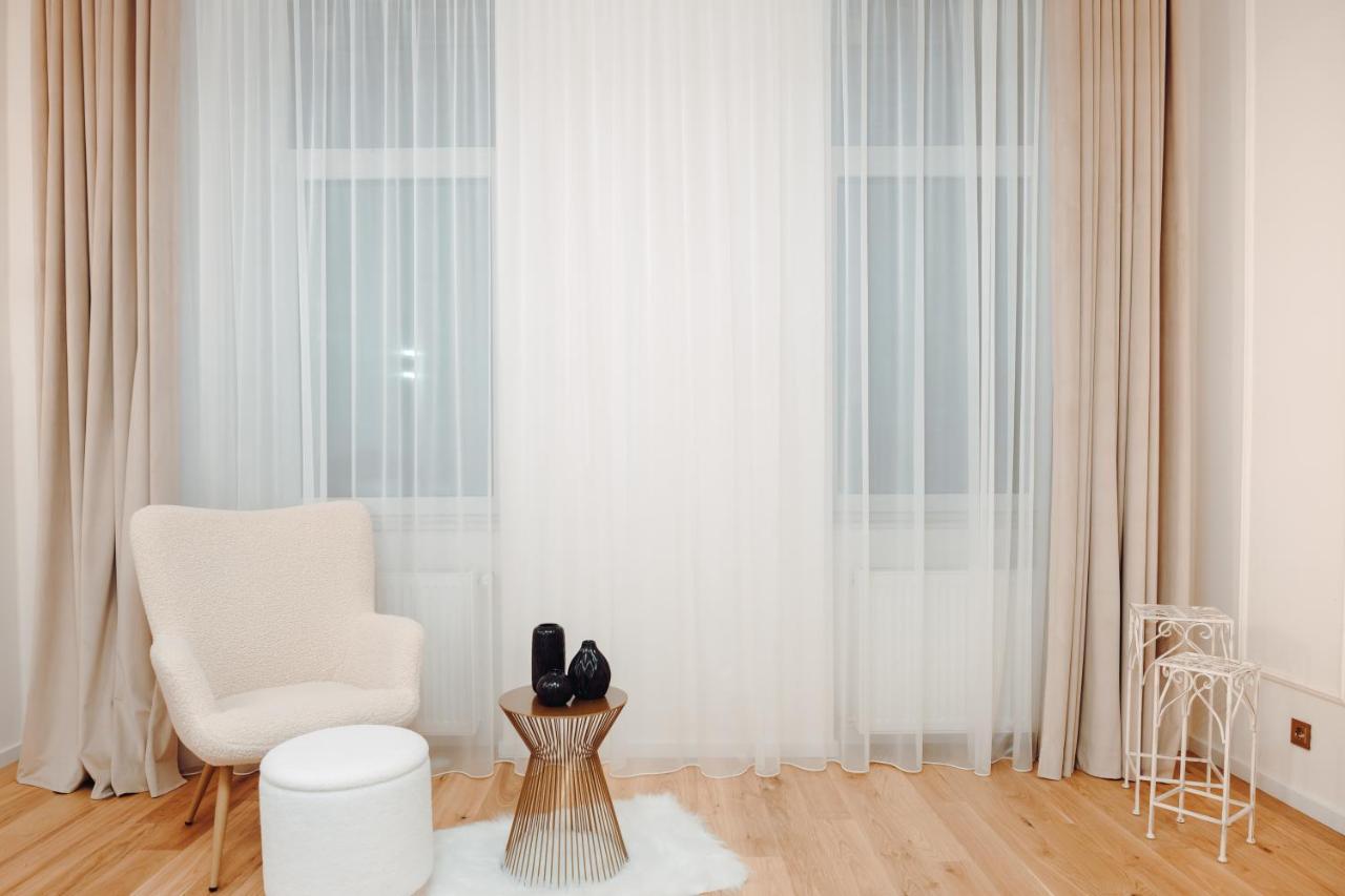Fabulous And Fancy City Center Designer Apartment Cluj-Napoca Esterno foto