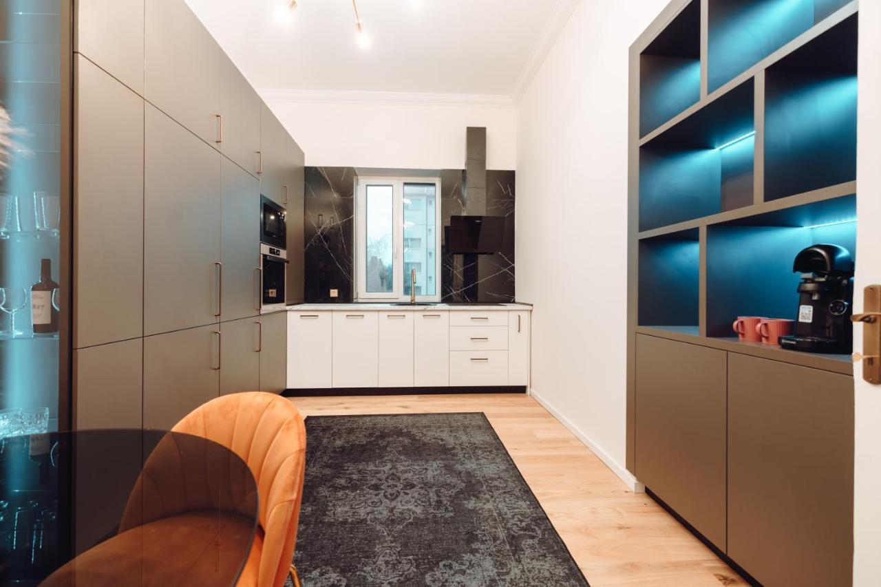 Fabulous And Fancy City Center Designer Apartment Cluj-Napoca Esterno foto